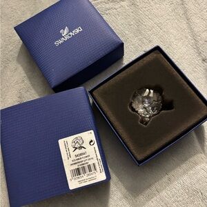 Swarovski Crystal society Amor flower. 2019 Annual membership exclusive gift